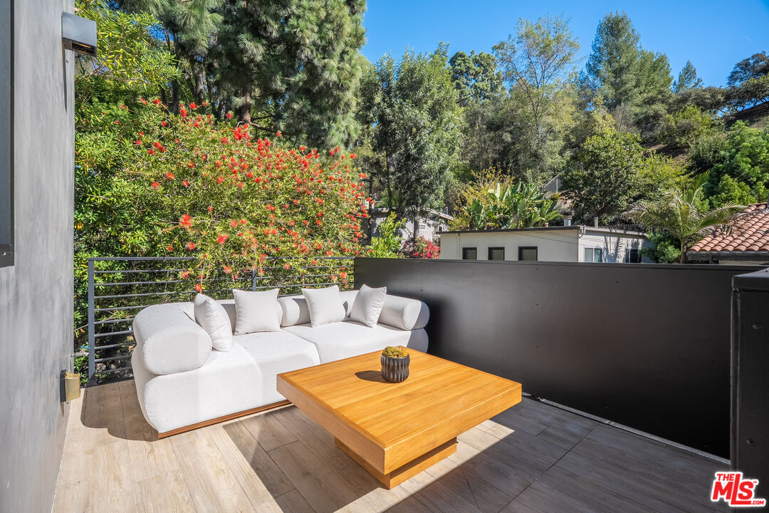 8029 Willow Glen Rd