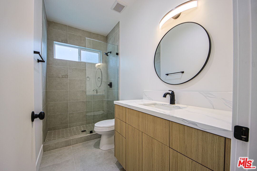 1321 N June St Unit: 1