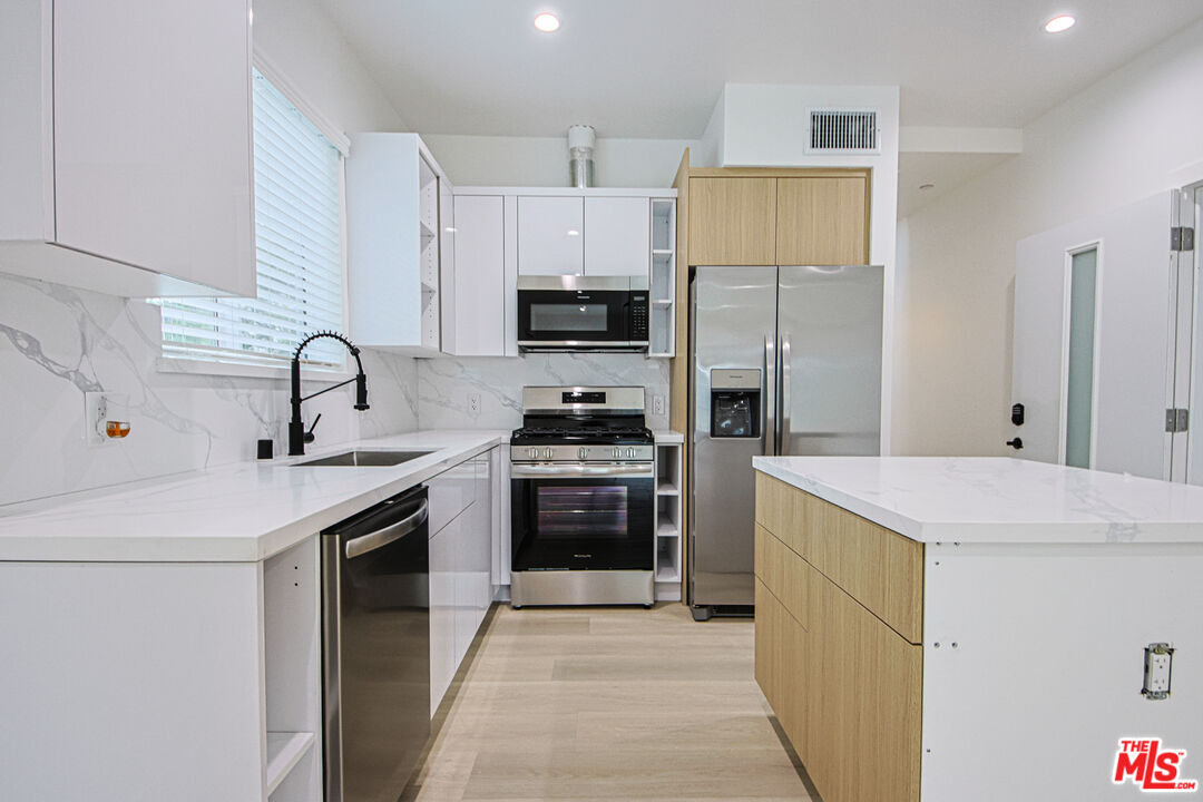 1321 N June St Unit: 1
