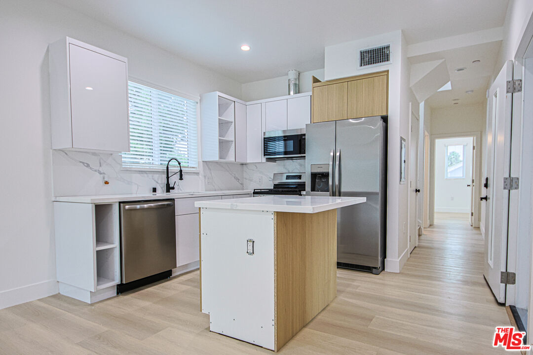 1321 N June St Unit: 1