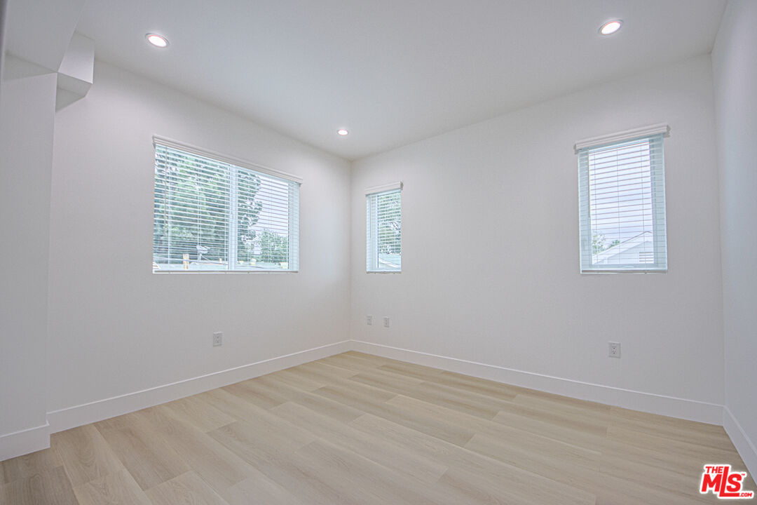 1321 N June St Unit: 1