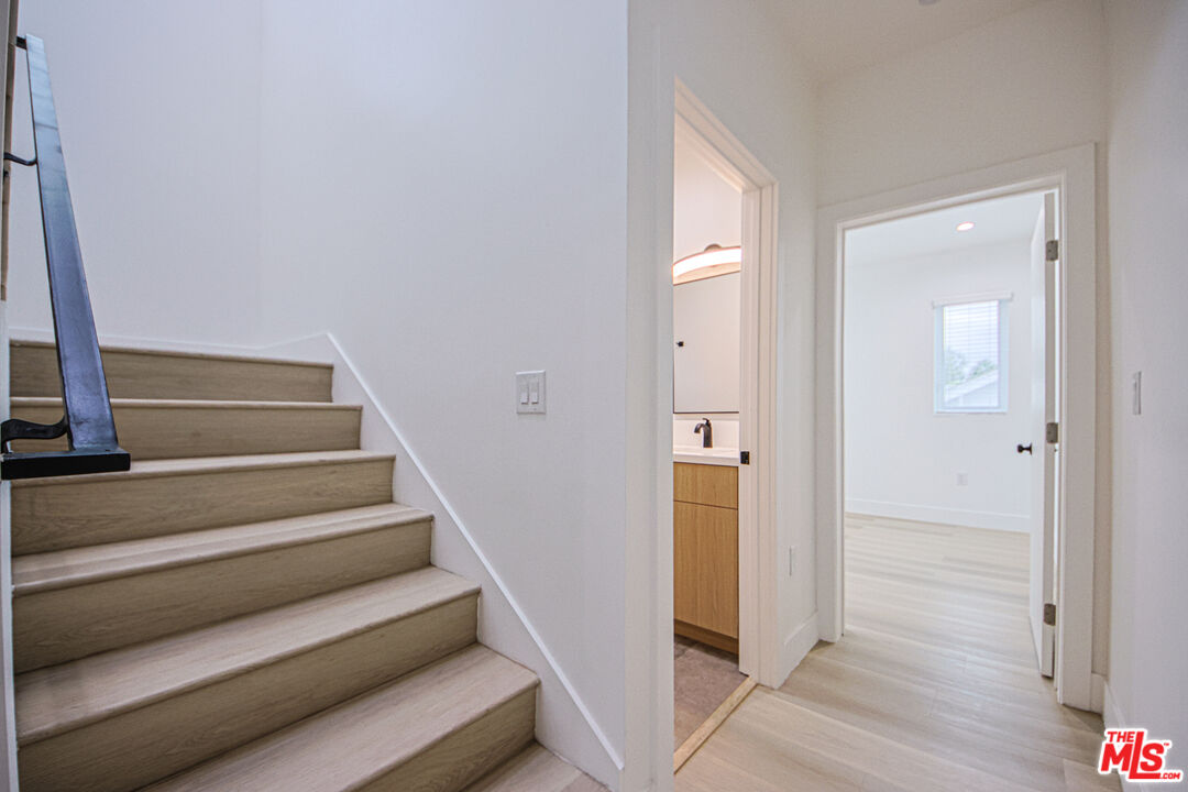 1321 N June St Unit: 1