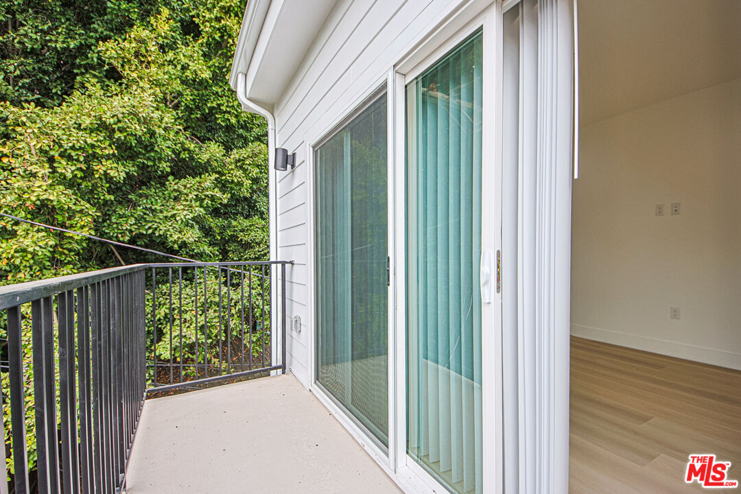 1321 N June St Unit: 1