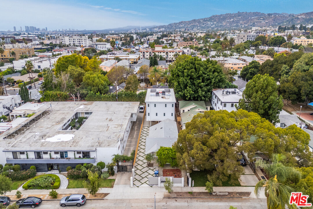 1321 N June St Unit: 1