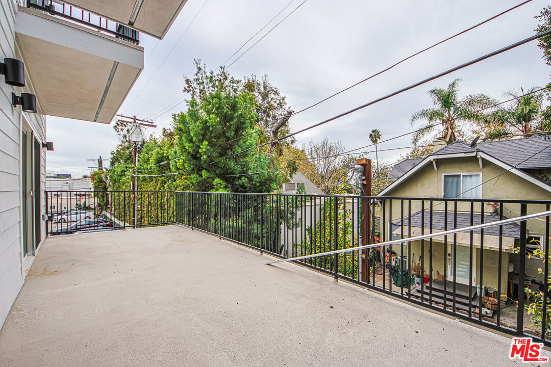 1321 N June St Unit: 1