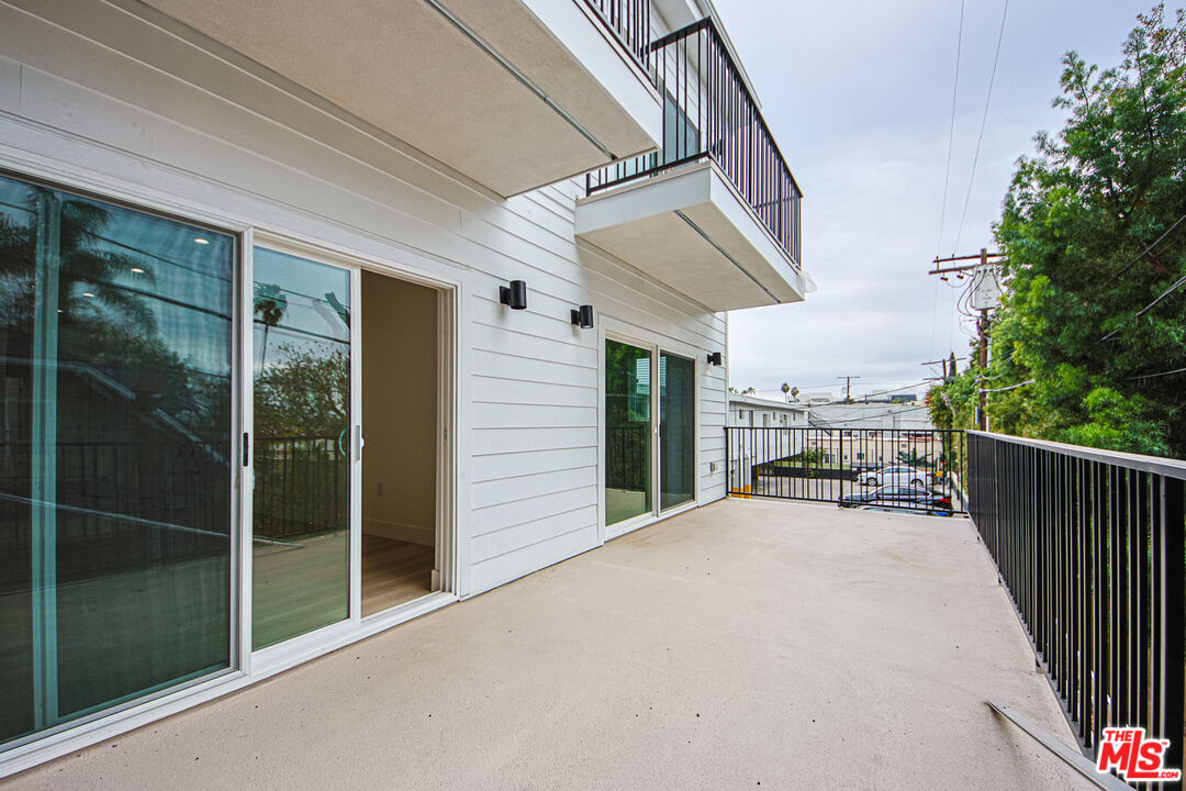 1321 N June St Unit: 1