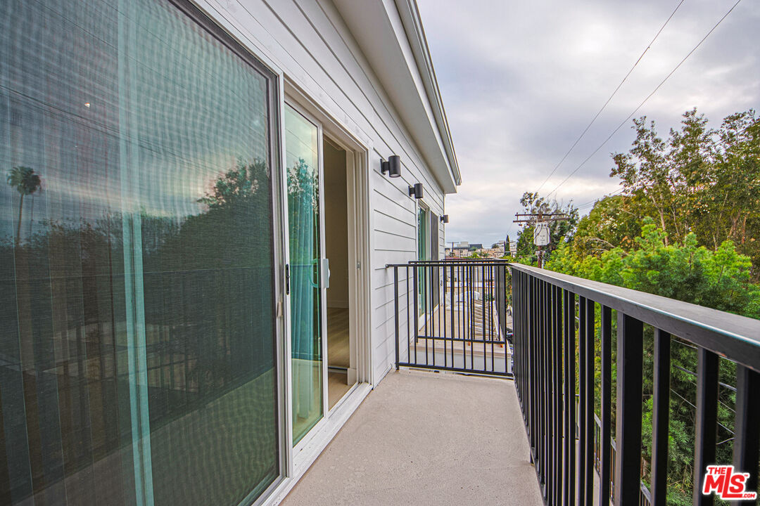 1321 N June St Unit: 1