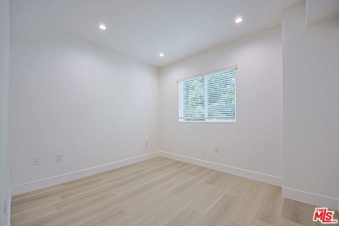 1321 N June St Unit: 1