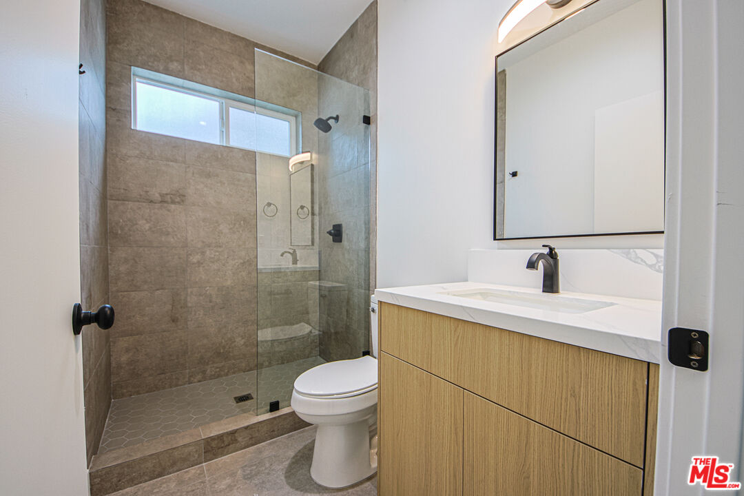 1321 N June St Unit: 1
