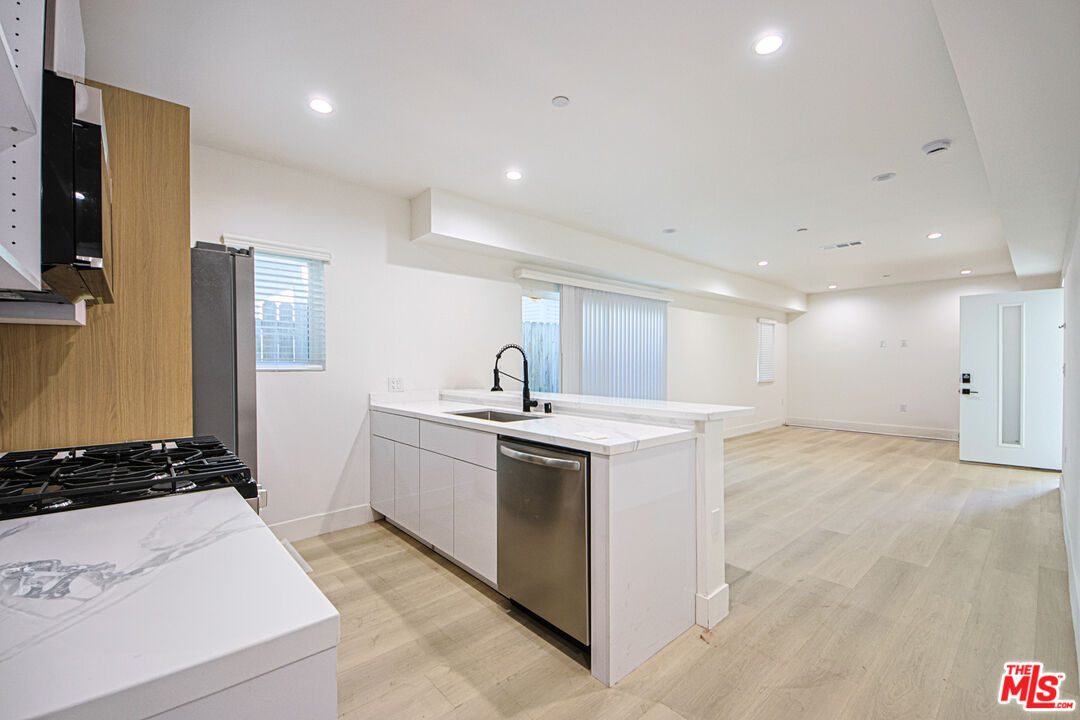 1321 N June St Unit: 3