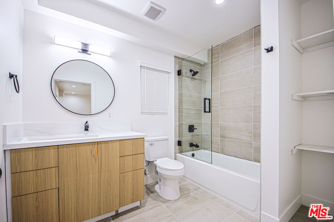 1321 N June St Unit: 3