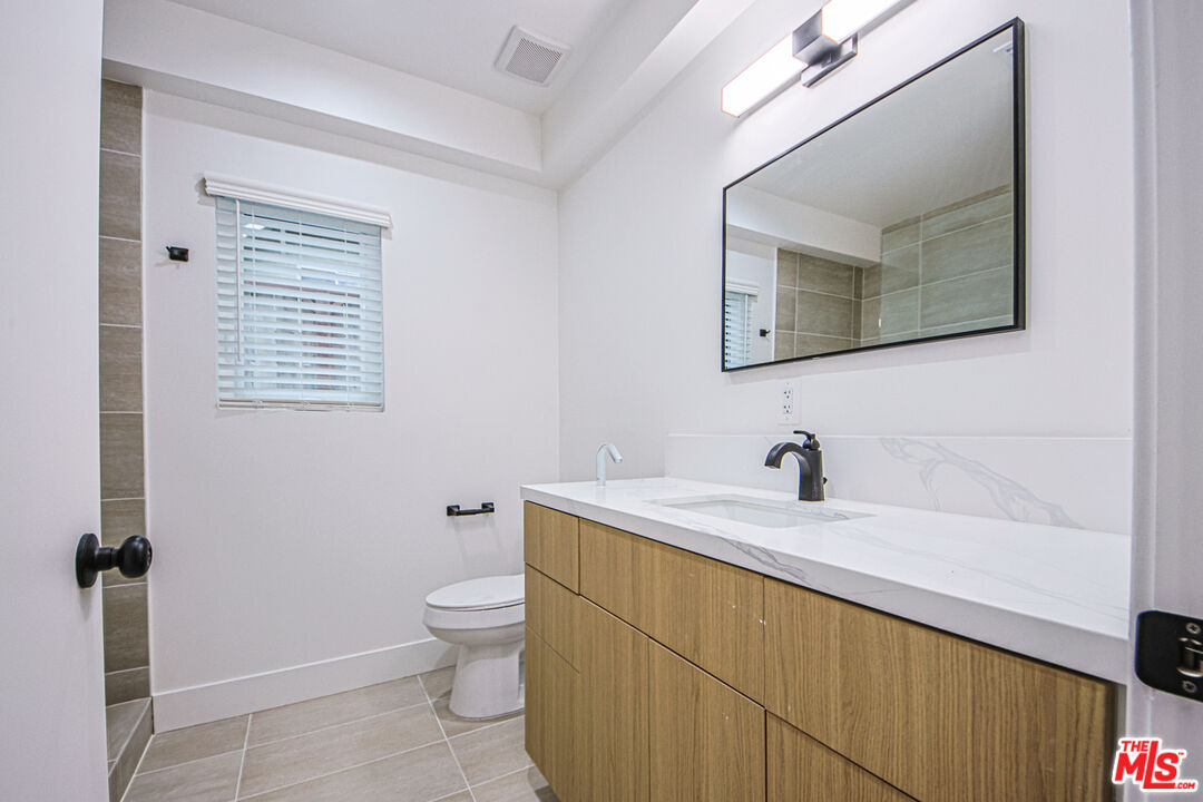 1321 N June St Unit: 3