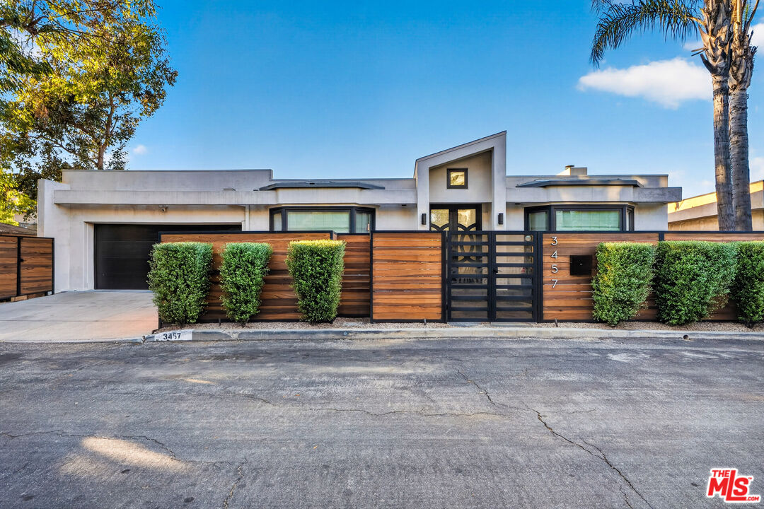 3457 Primera Ave