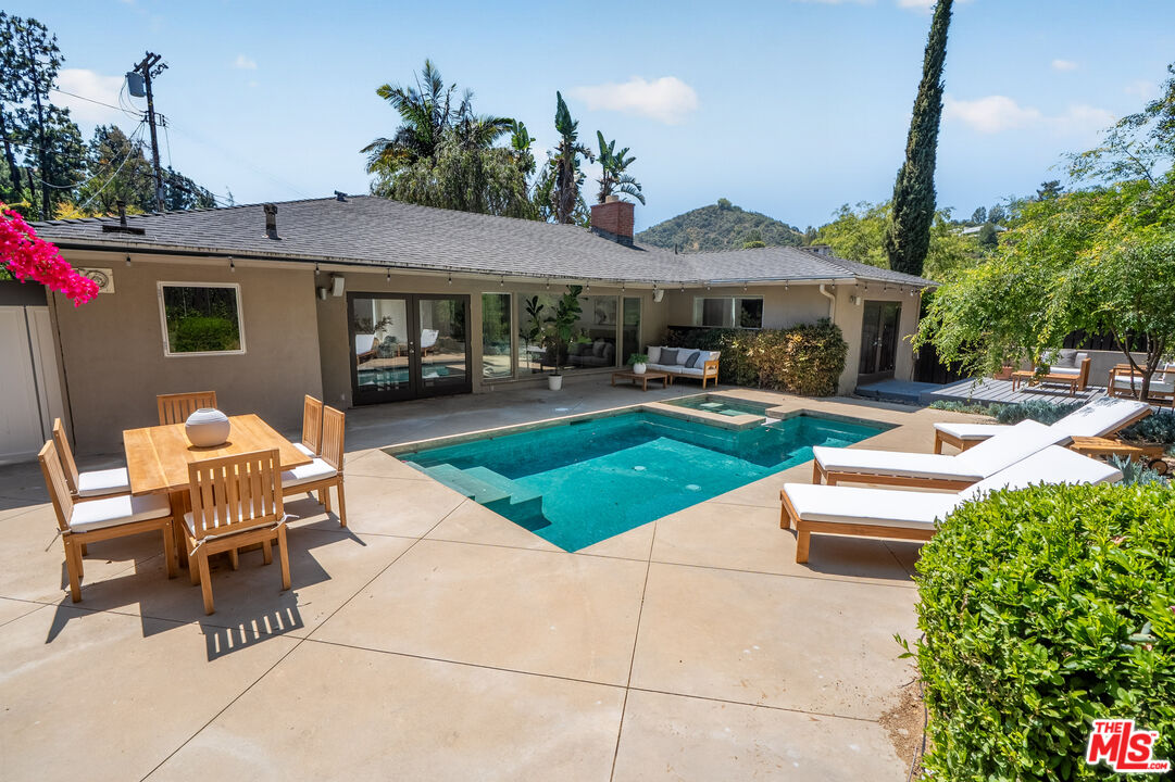 9537 Dalegrove Dr