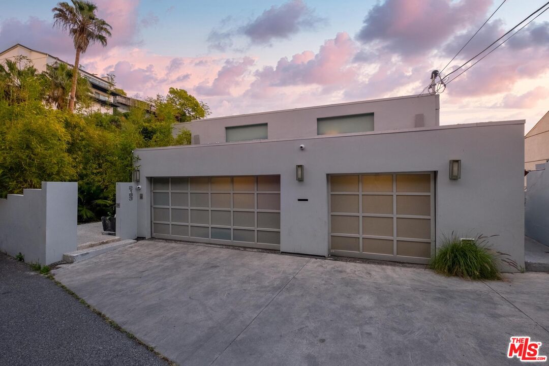 2183 Sunset Plaza Dr