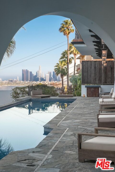 4733 Bonvue Ave