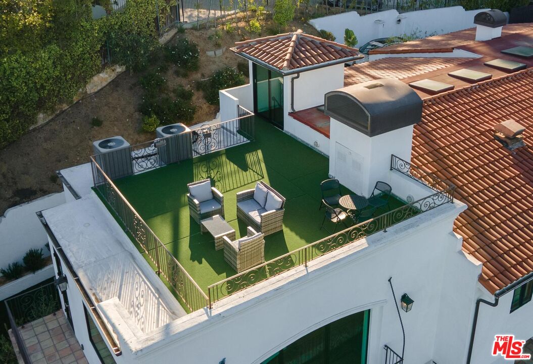 4733 Bonvue Ave