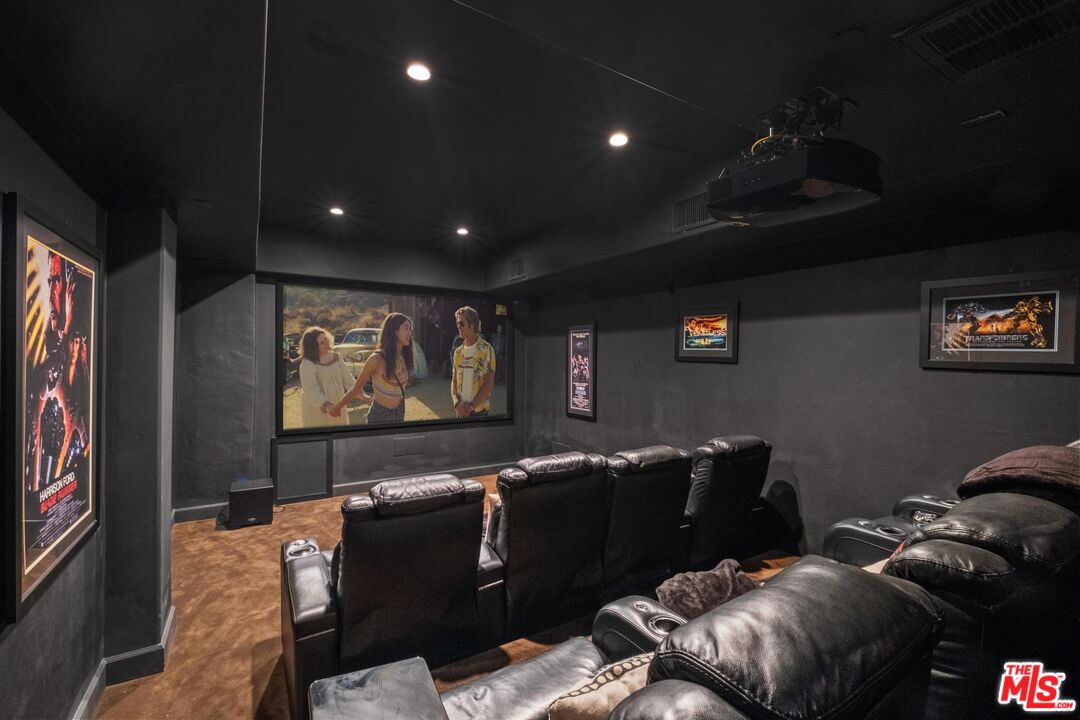 4733 Bonvue Ave
