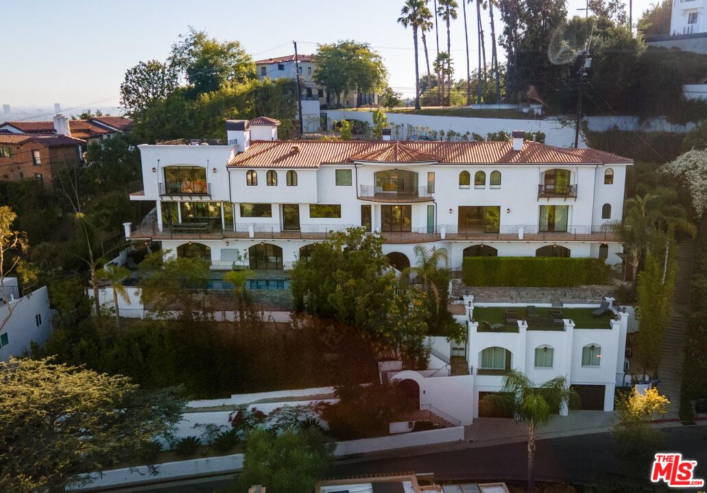 4733 Bonvue Ave