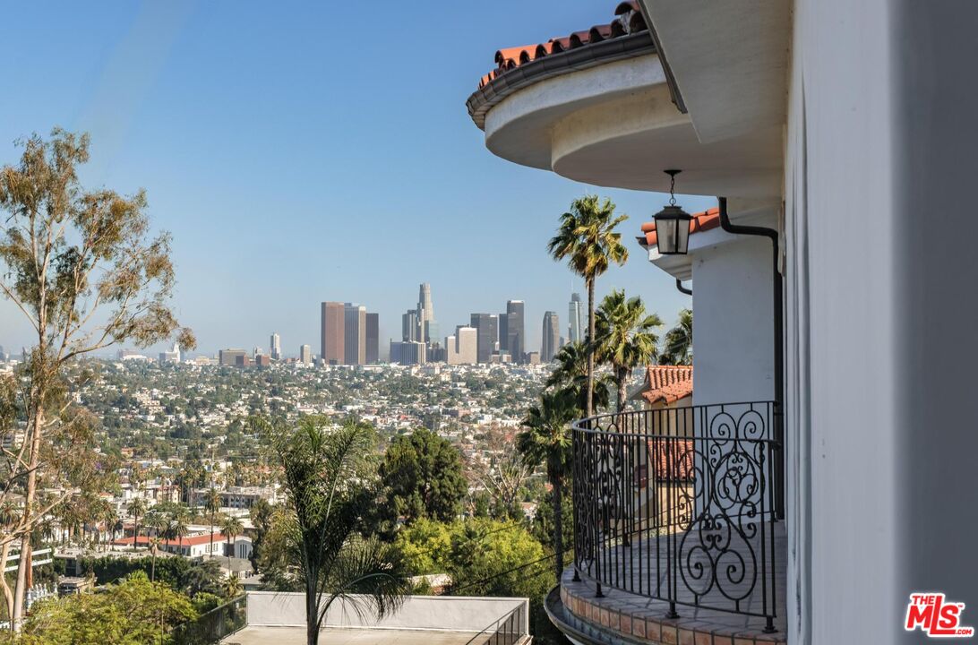 4733 Bonvue Ave