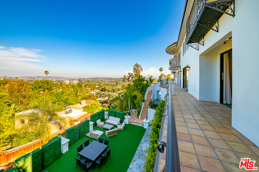 4733 Bonvue Ave