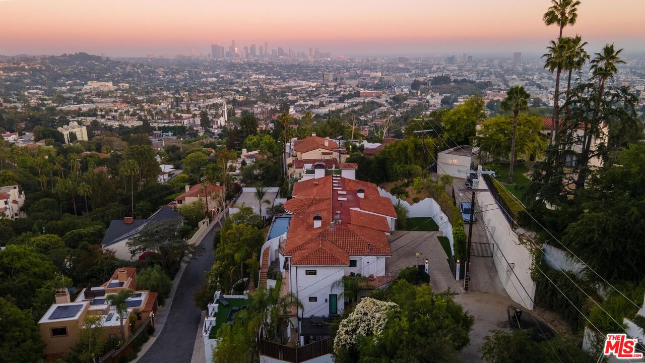 4733 Bonvue Ave