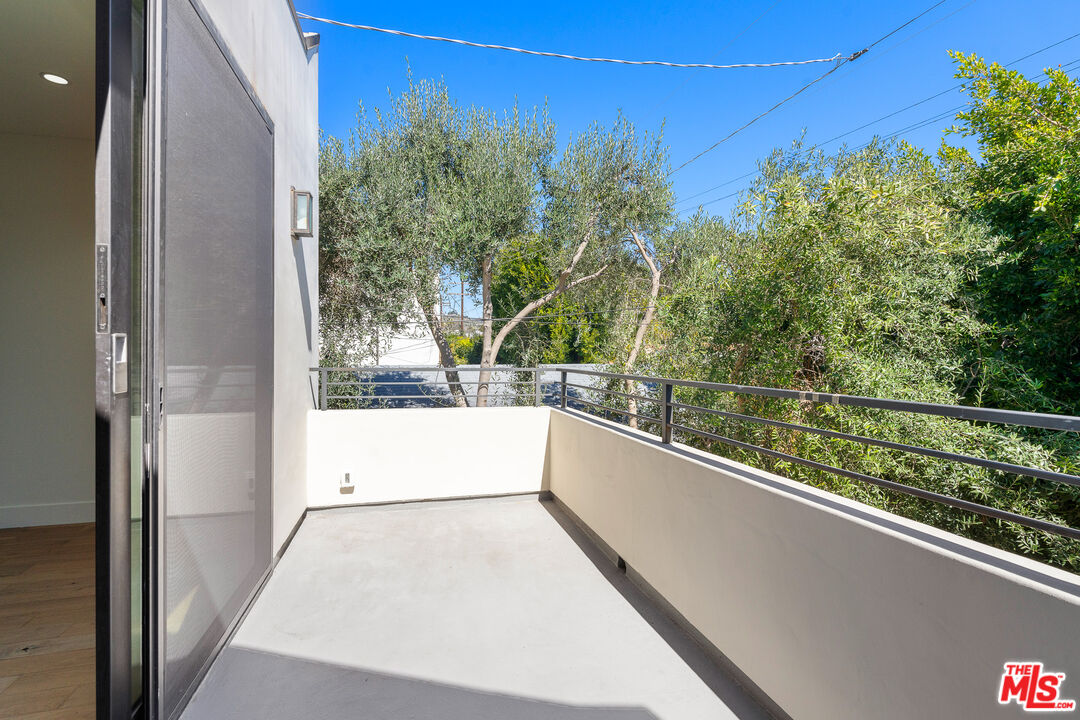 528 N Crescent Heights Blvd