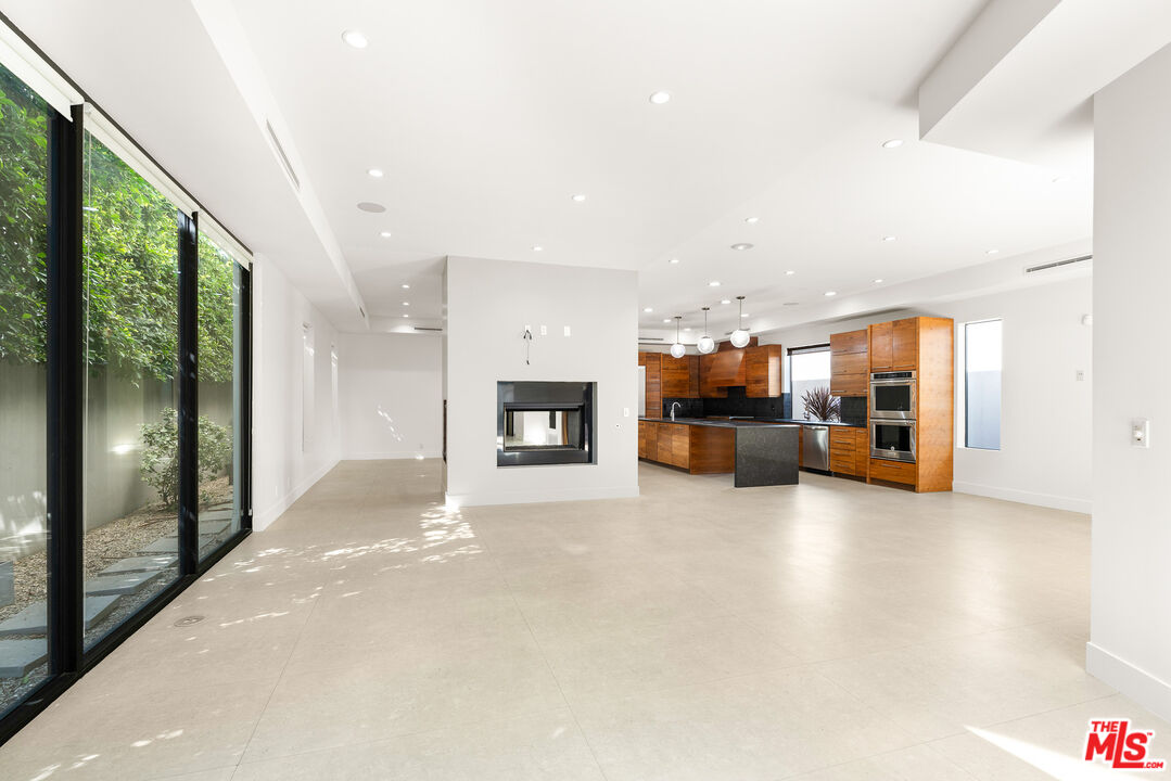 528 N Crescent Heights Blvd