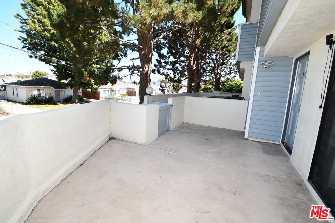 15111 Freeman Ave Unit: 1