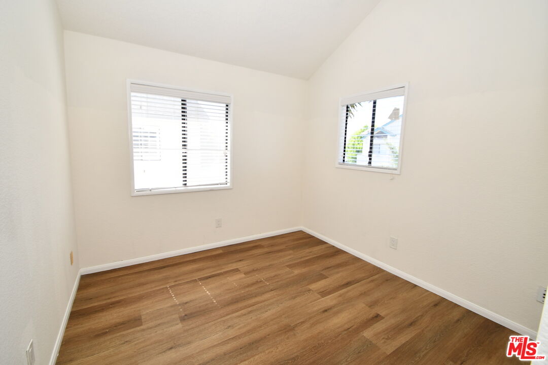 15111 Freeman Ave Unit: 1