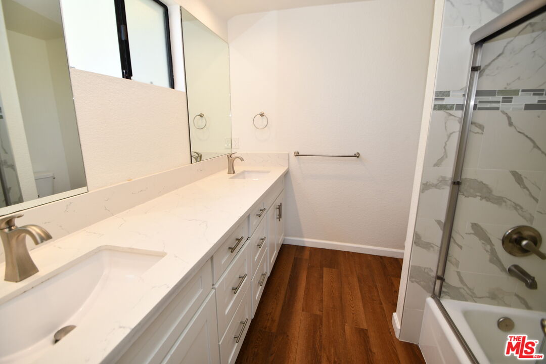 15111 Freeman Ave Unit: 1