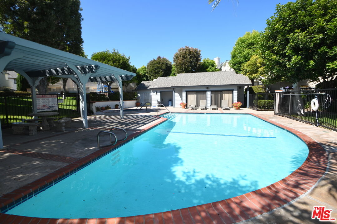 15111 Freeman Ave Unit: 1