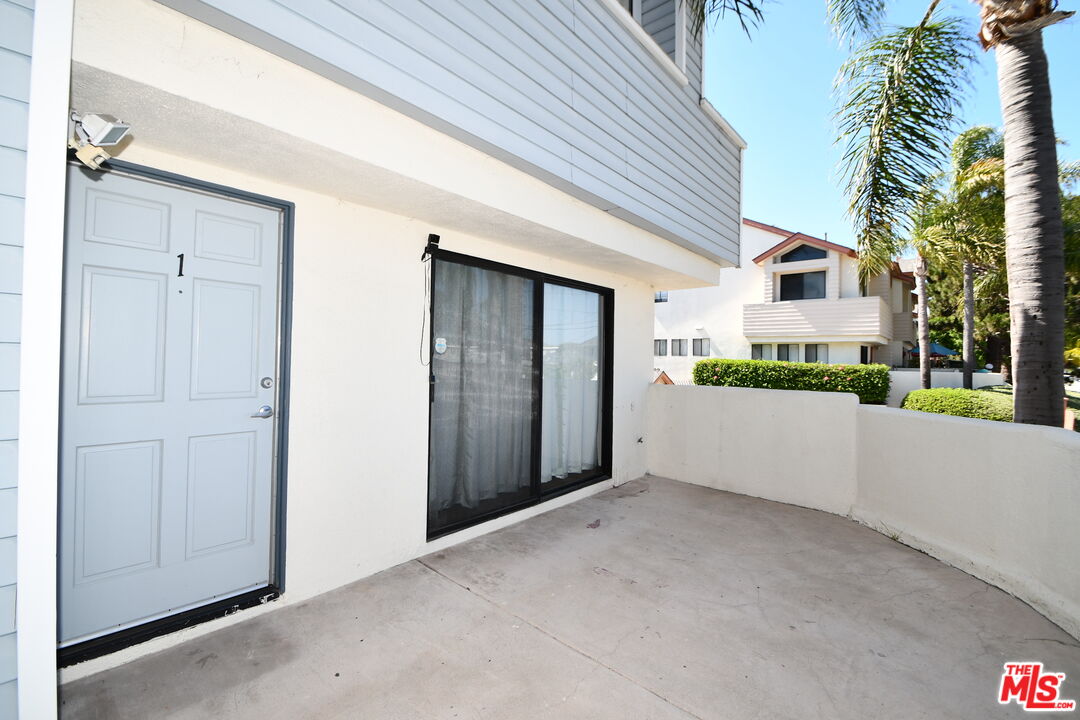 15111 Freeman Ave Unit: 1