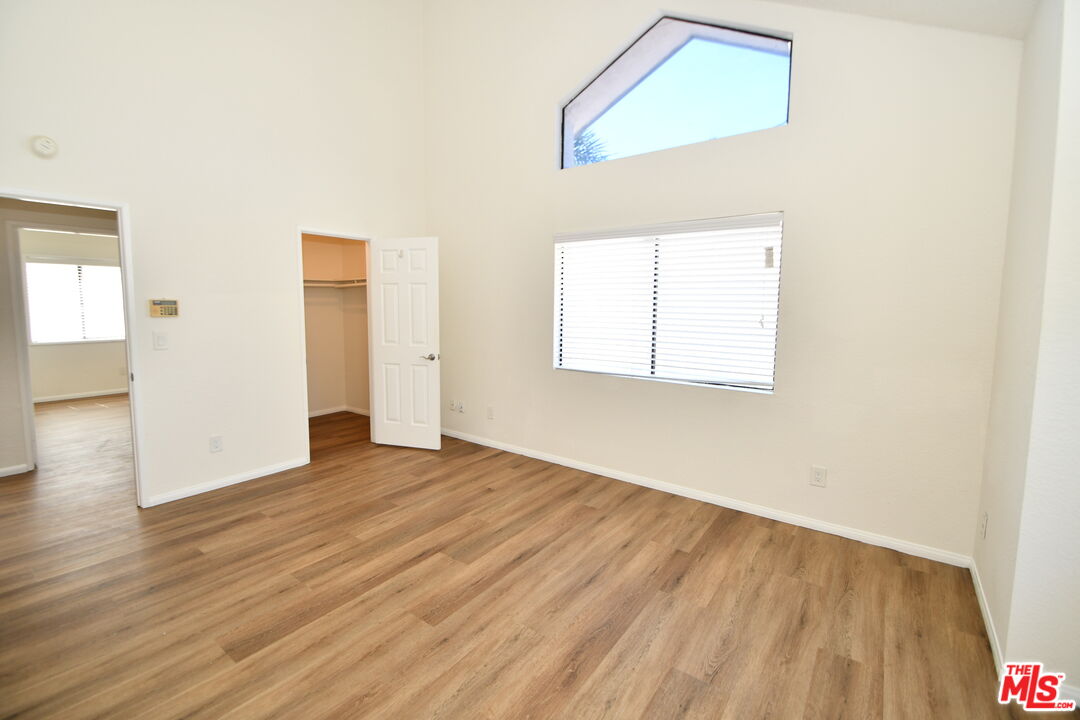 15111 Freeman Ave Unit: 1