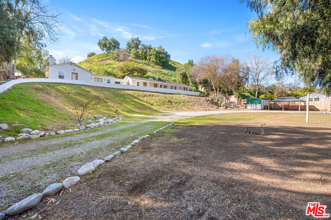 10311 Wheatland Ave