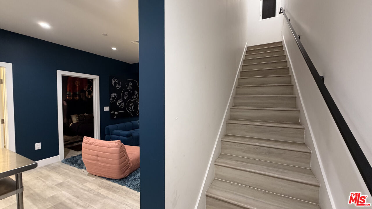 10959 Calvert
