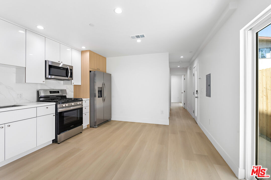 10963 Calvert Unit: 1/4
