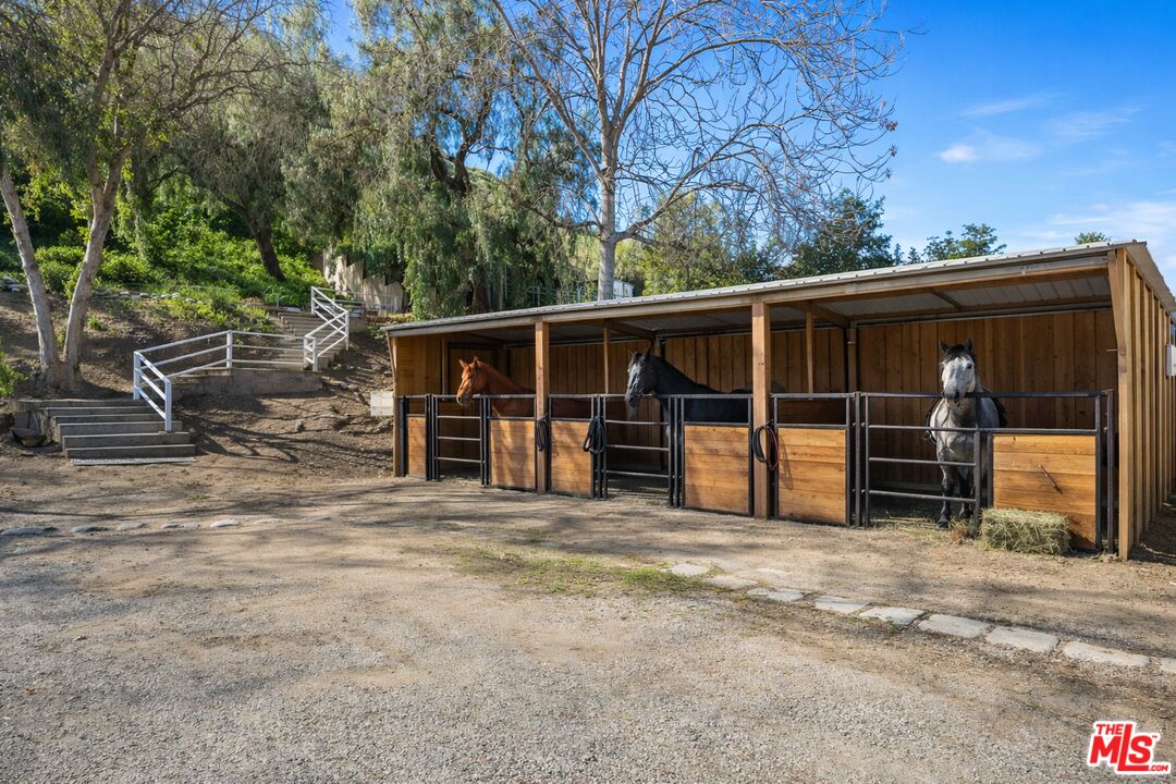 10327 Wheatland Ave