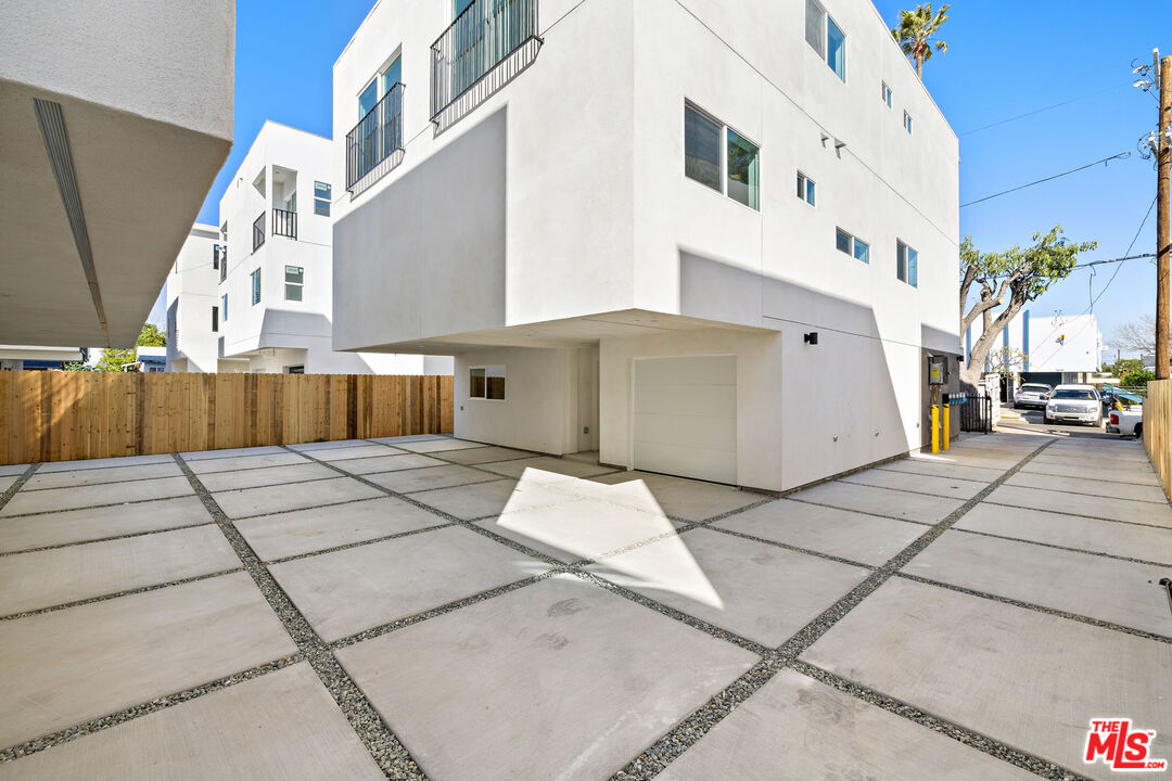 5649 Case Ave Unit: 1