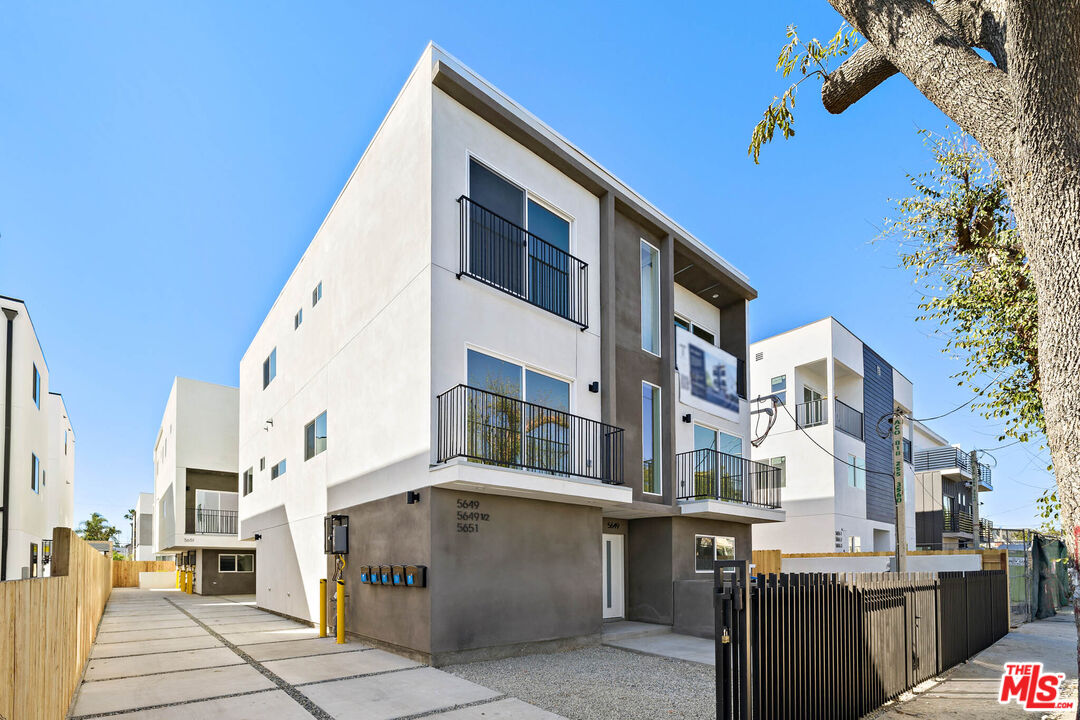 5649 Case Ave Unit: 1