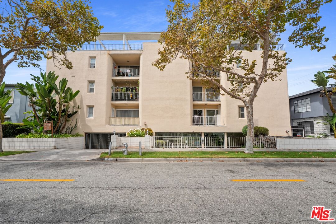 423 S Rexford Dr Unit: 305