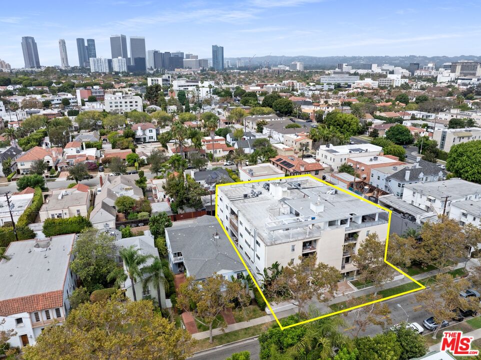 423 S Rexford Dr Unit: 305