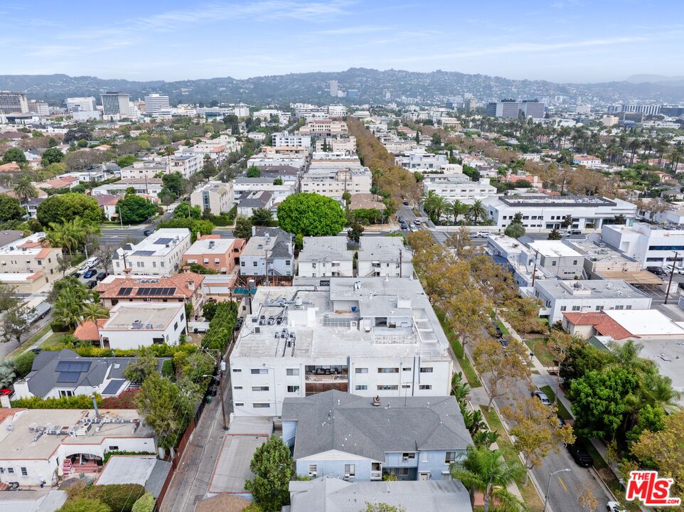 423 S Rexford Dr Unit: 305