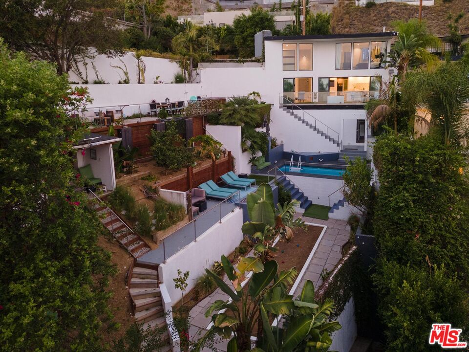 8380 Hollywood Blvd