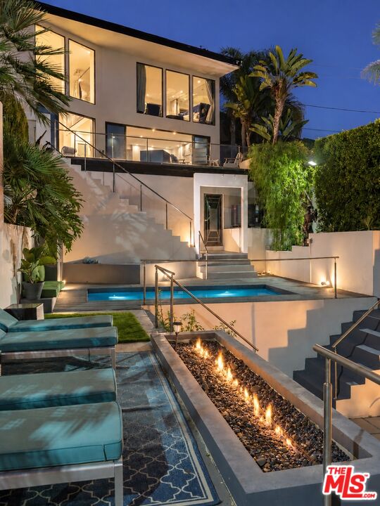 8380 Hollywood Blvd