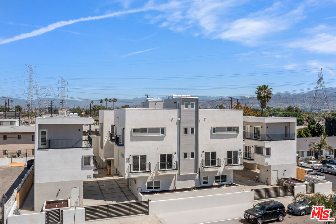 10965 Calvert