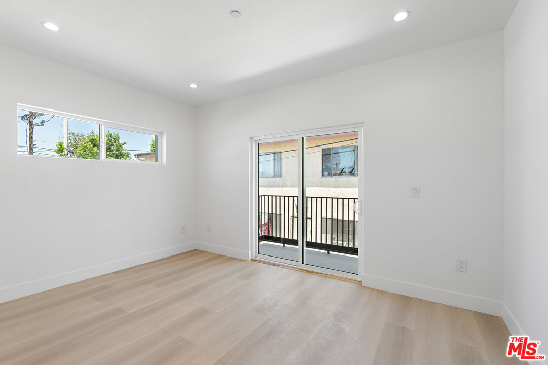 10965 Calvert