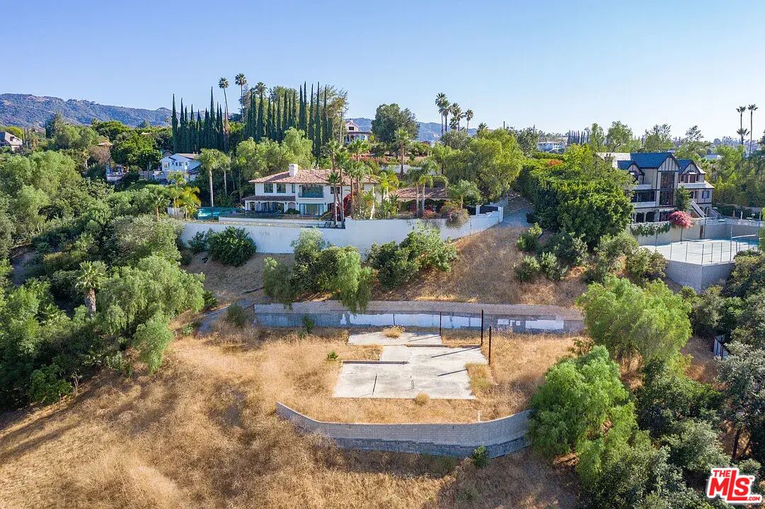 17229 Oak View Dr