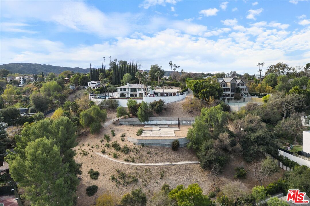 17229 Oak View Dr