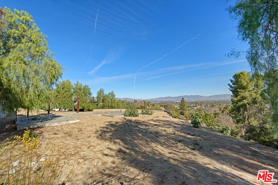 17229 Oak View Dr